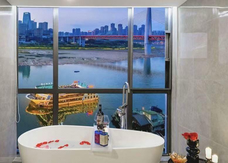 Chonpines Hotel (Chongqing Jiefangbei Hongyadong) 71/73