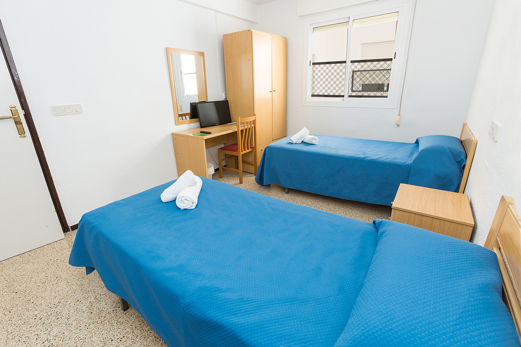 Room, Twin Beds, No Balcony