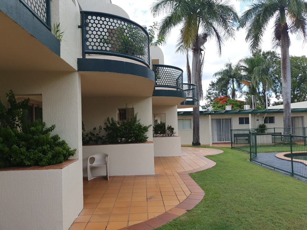 Mcnevin S Maryborough Motel 65/69
