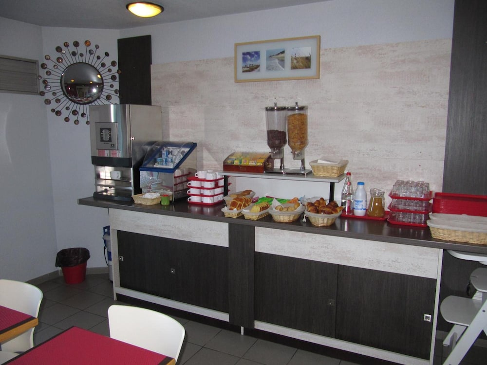 Brit Hotel Essentiel Sete Balaruc 43/50