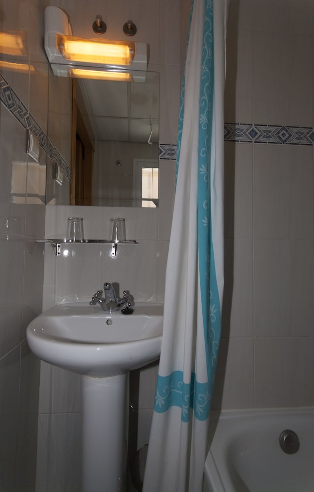 HOSTAL GOYMA II 33/34