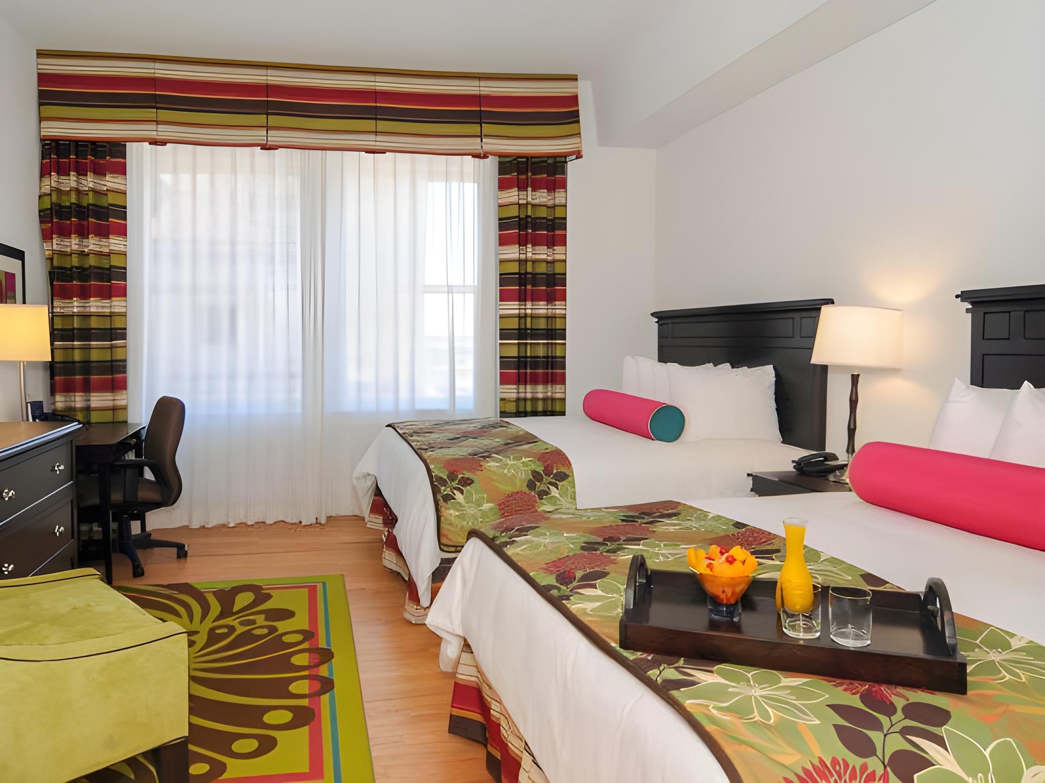Leisure, 2 Queen Beds