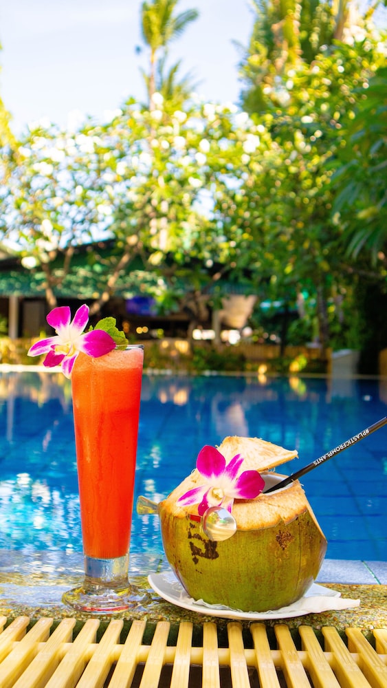 The Lokal Hotel Phuket 19/37