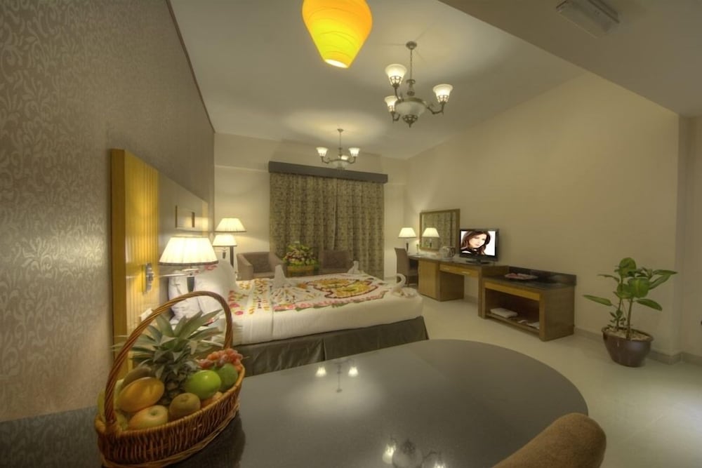 swimming pool spa
