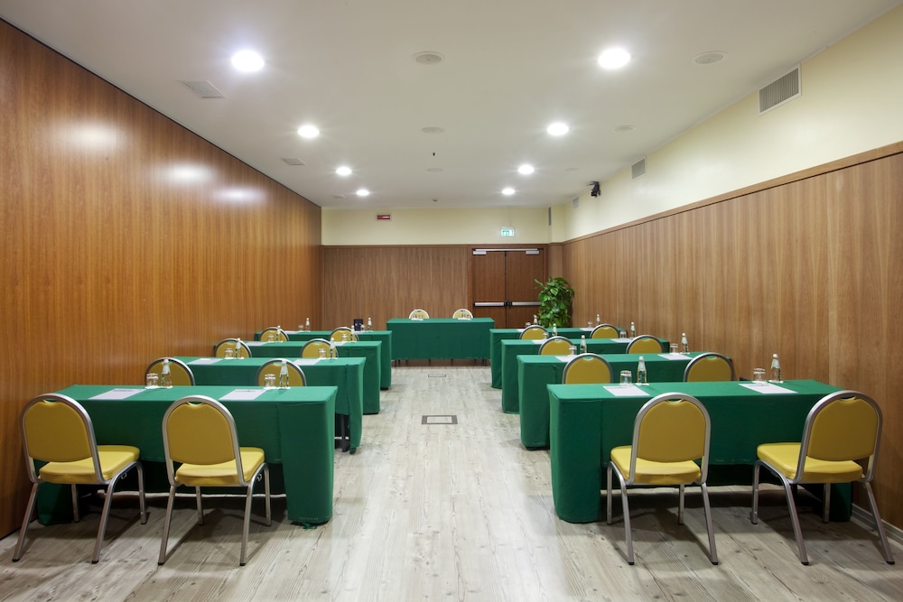 Holiday Inn Cagliari 38/41