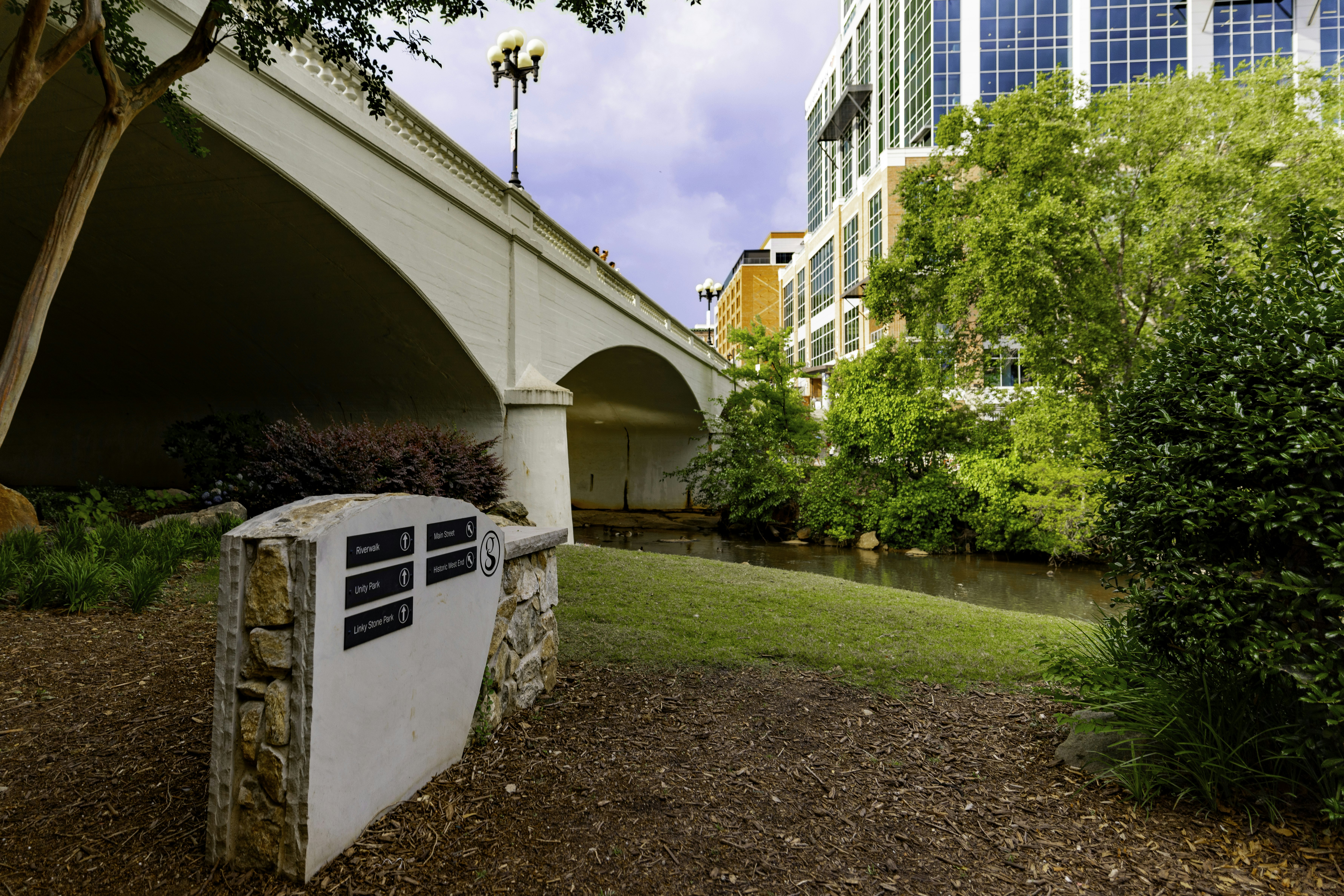 Hilton Greenville Hotel 67/69