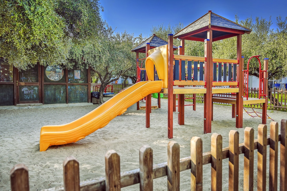 Alex Beach Hotel Bungalows 29/32