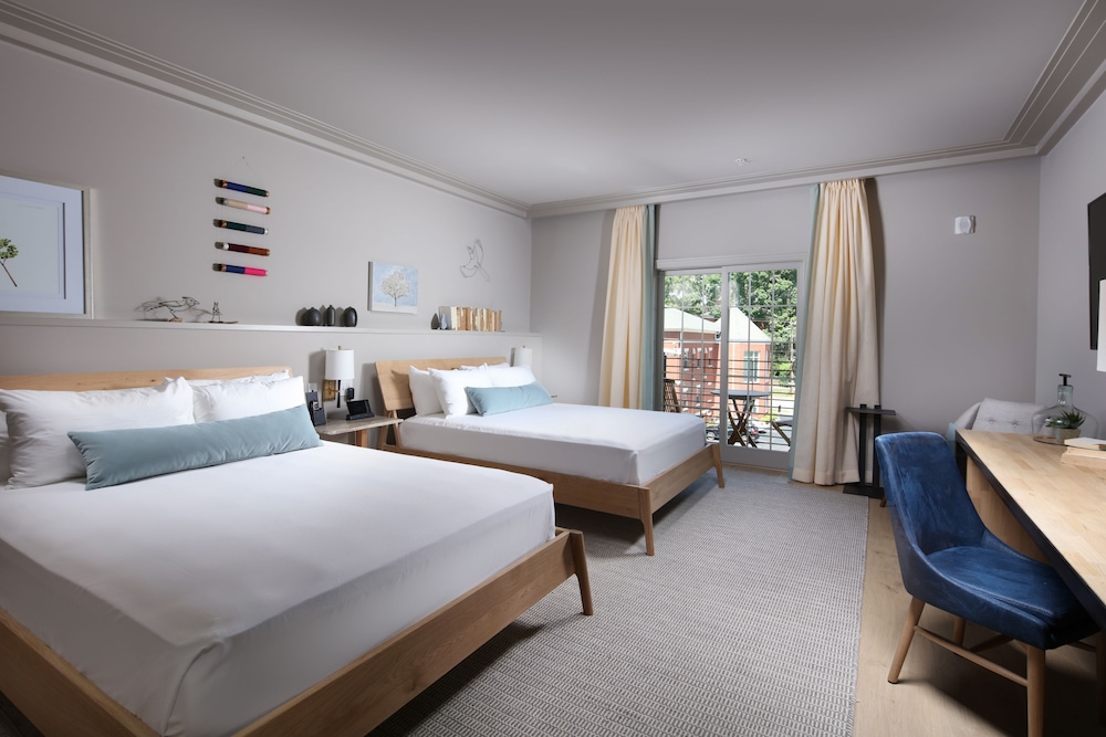 Traditional, 2 Queen Beds, Balcony