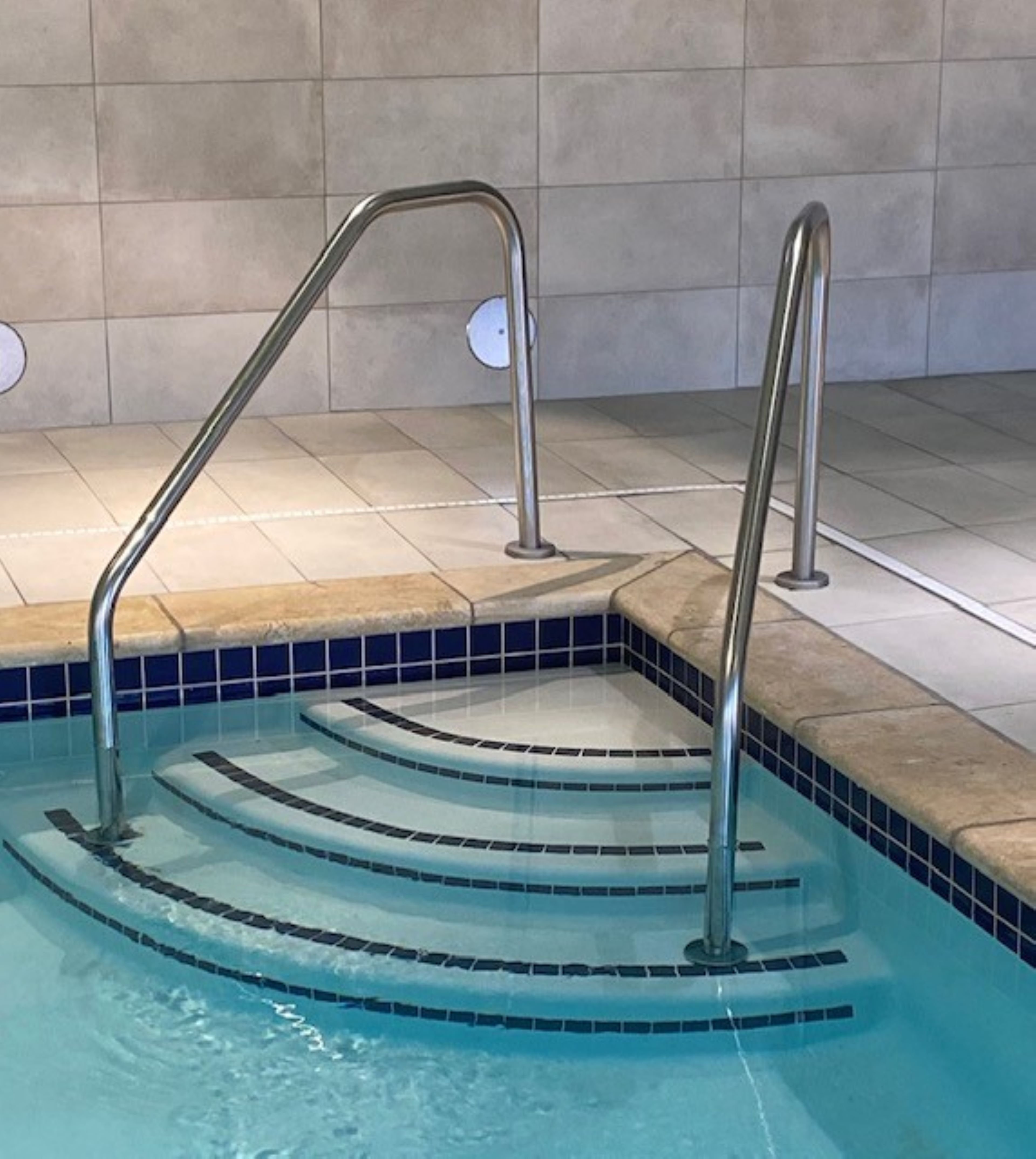 Holiday Inn Express and Suites Warrensburg North 33/58