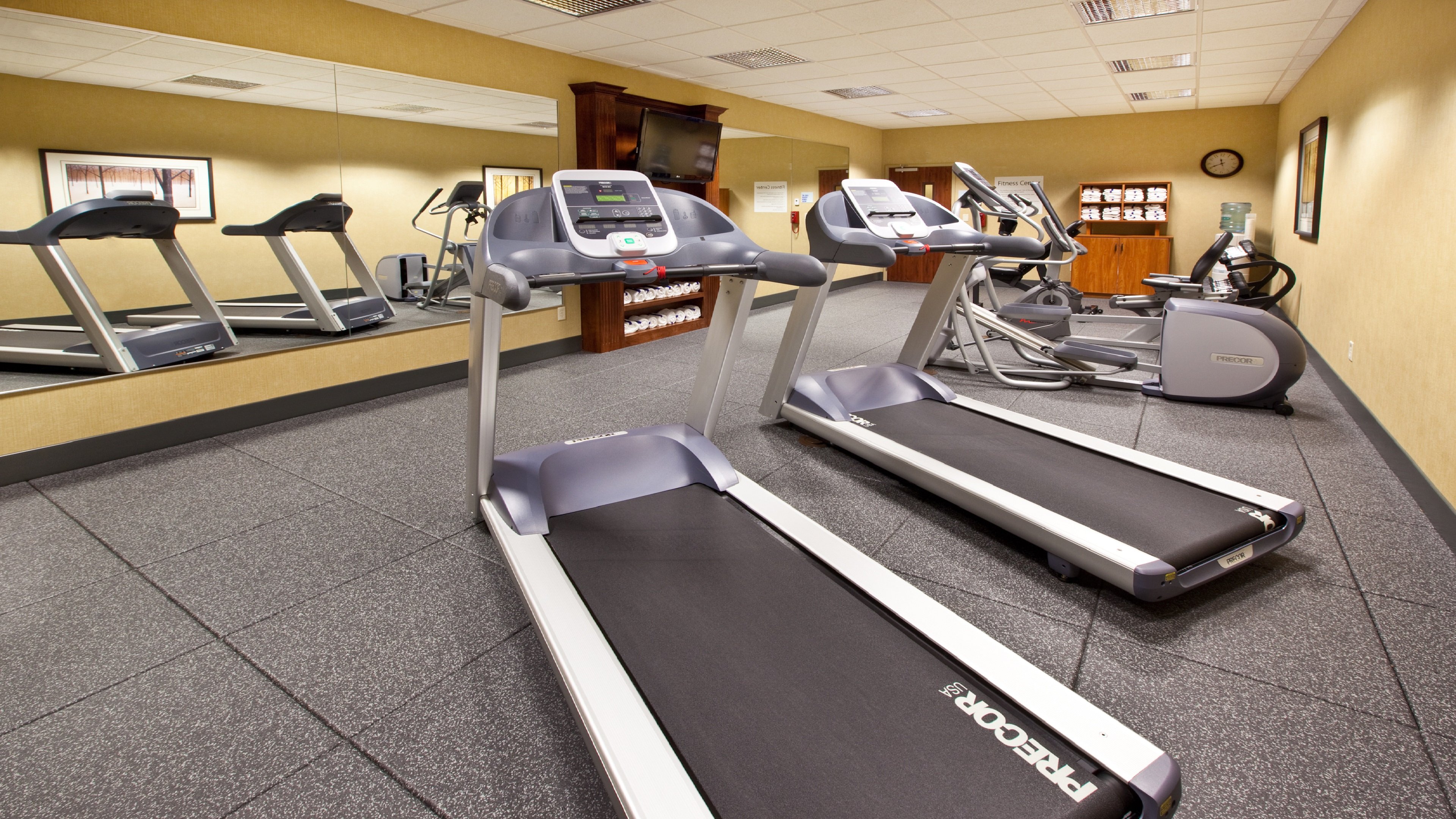 Holiday Inn Express And Suites Sioux Falls Sw 36/61