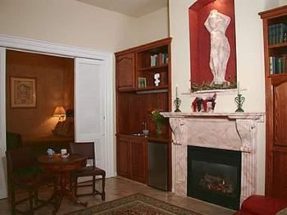 Napa Inn 8/50