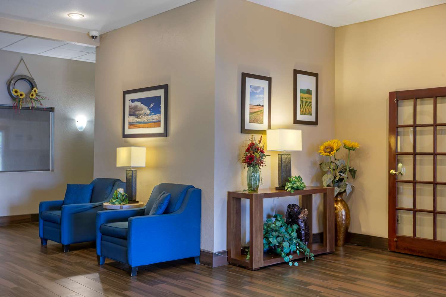 Comfort Inn & Suites Pittsburg, KS 9/16