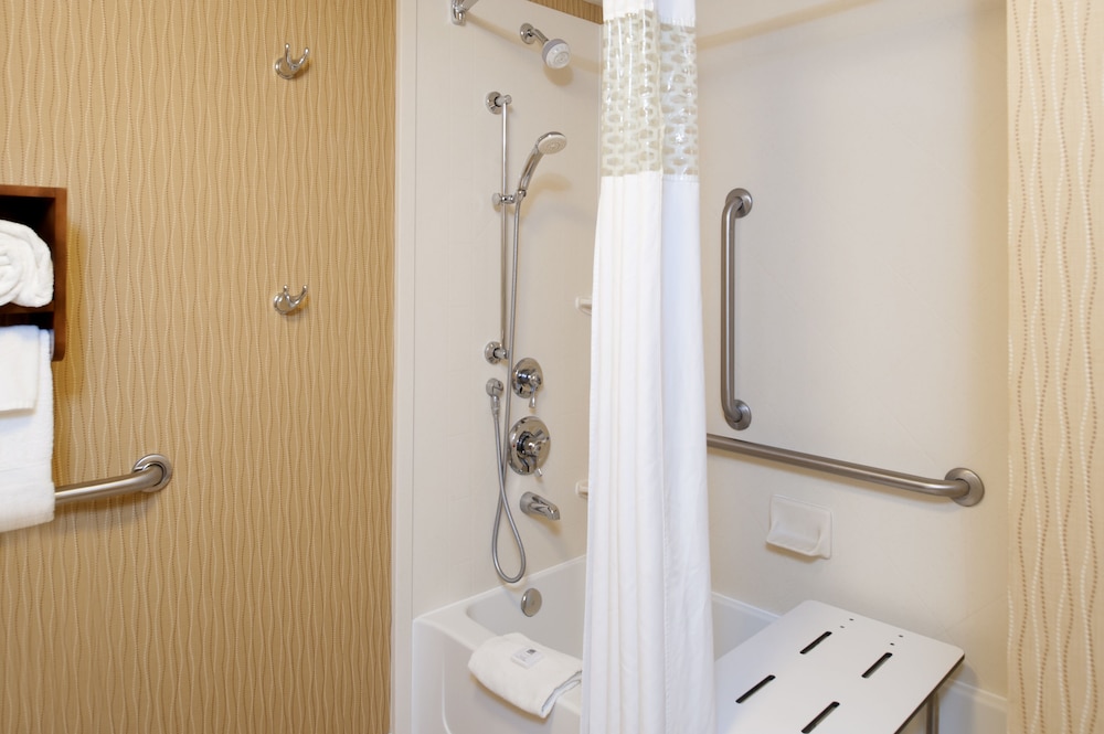 Hampton Inn Suites Cleveland Southeast/Streetsboro 17/63