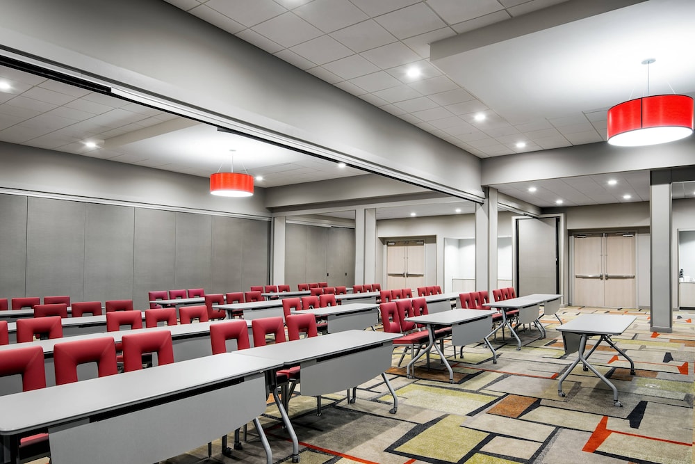 Fairfield Inn Suites By Marriott Charlotte Uptown 62/63