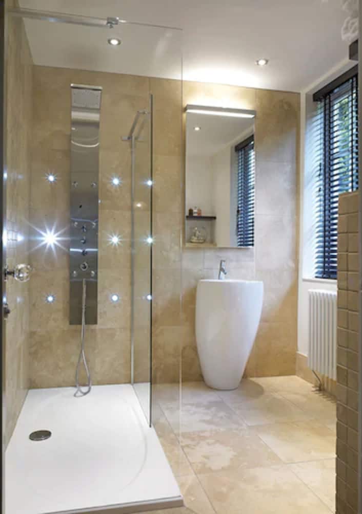 Windfalls Boutique Hotel 25/26