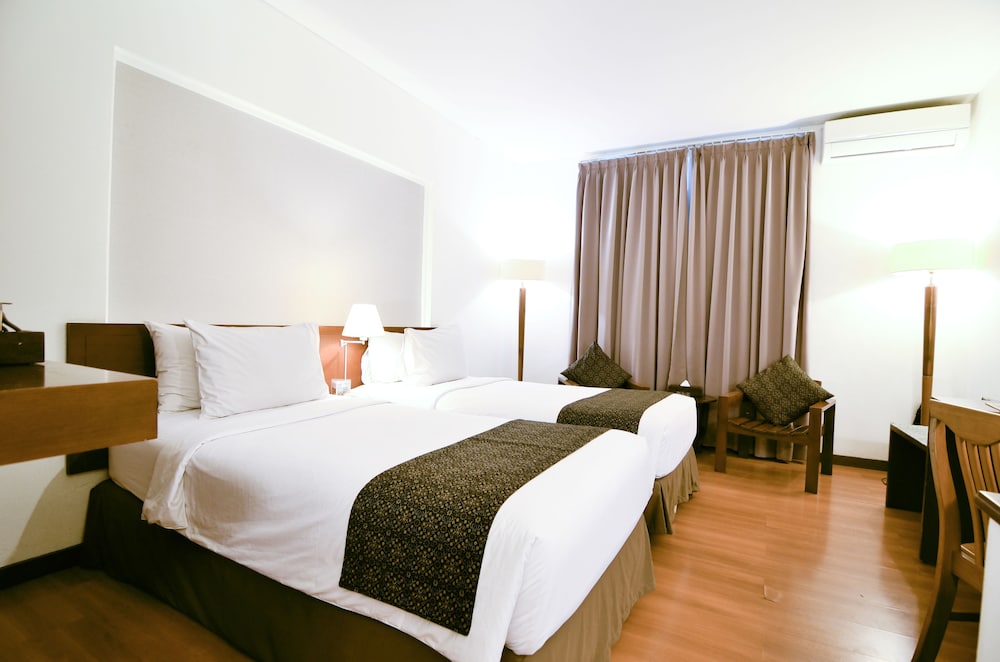 GUMILANG REGENCY HOTEL EX-GUMILANG SARI HOTEL(KT) 13/31