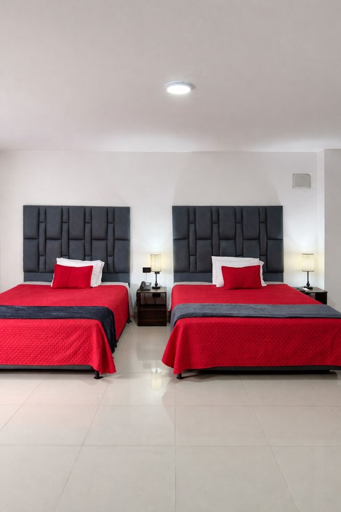 شقة سوبيريور بسرير مزدوج وسريرين منفصلين بإطلالة على المدينة بجاكوزي، Ofix Hotel 6/10