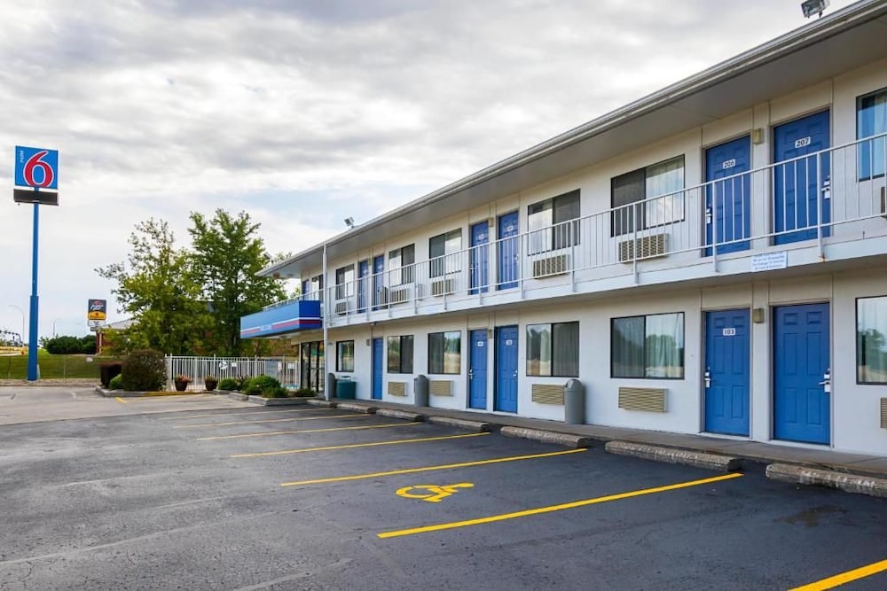 Motel6 Rochester, MN 47/57