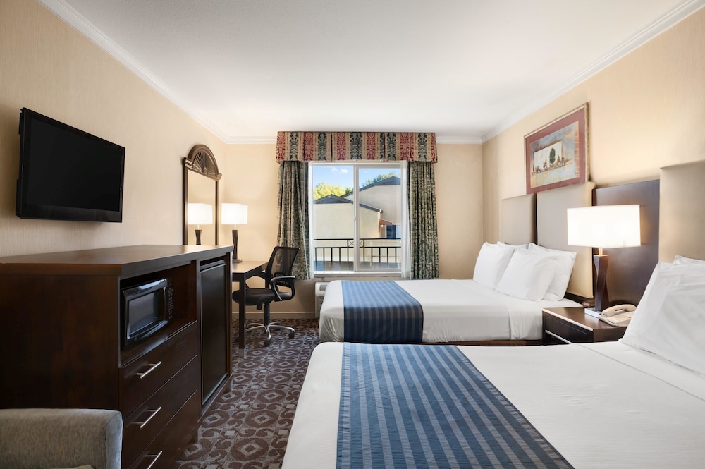 Days Inn by Wyndham Concord 11/25