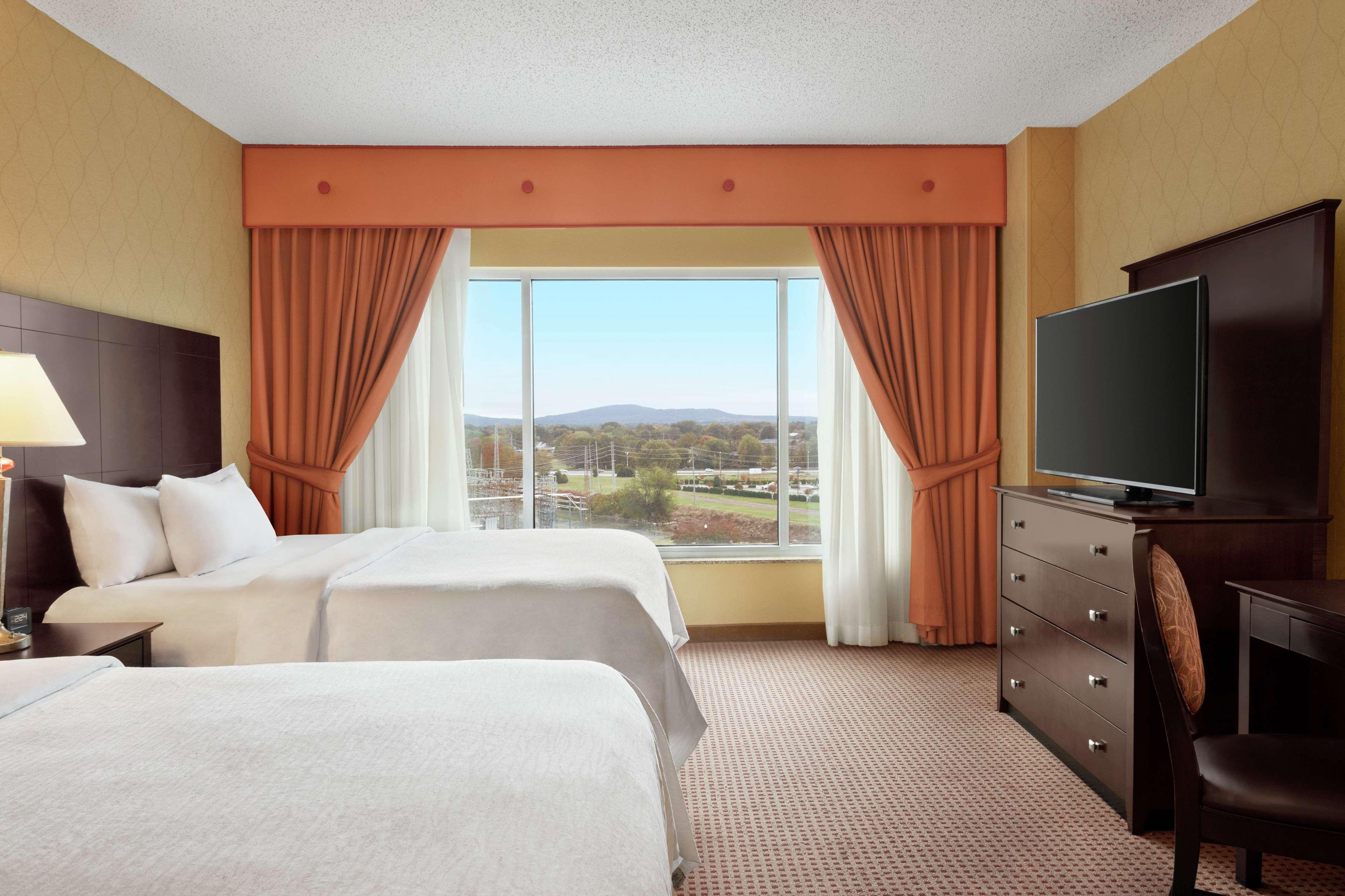 2 ROOMS, PREMIUM, SUITE, 2 QUEEN BEDS