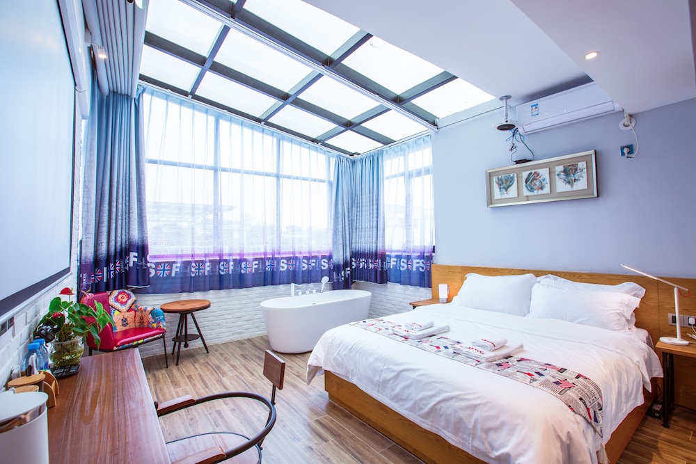 EXECUTIVE, DOUBLE BED