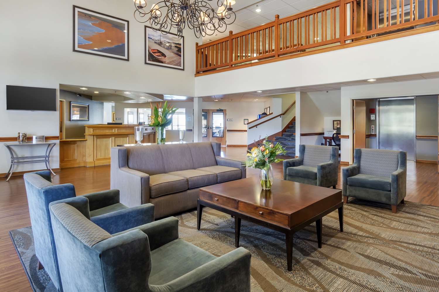 Best Western Plus Edmonds Harbor Inn 24/40
