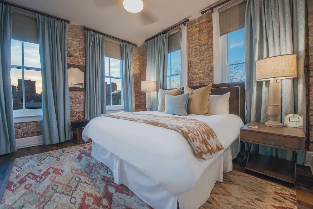 The Windsor Boutique Hotel 12/49