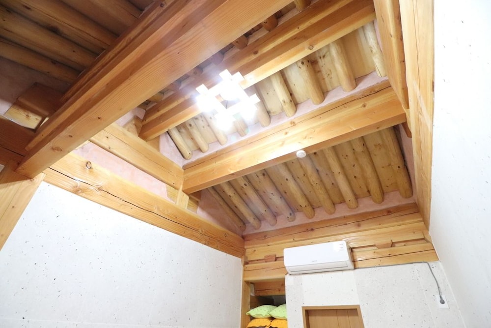 Nadul Hanok 29/50