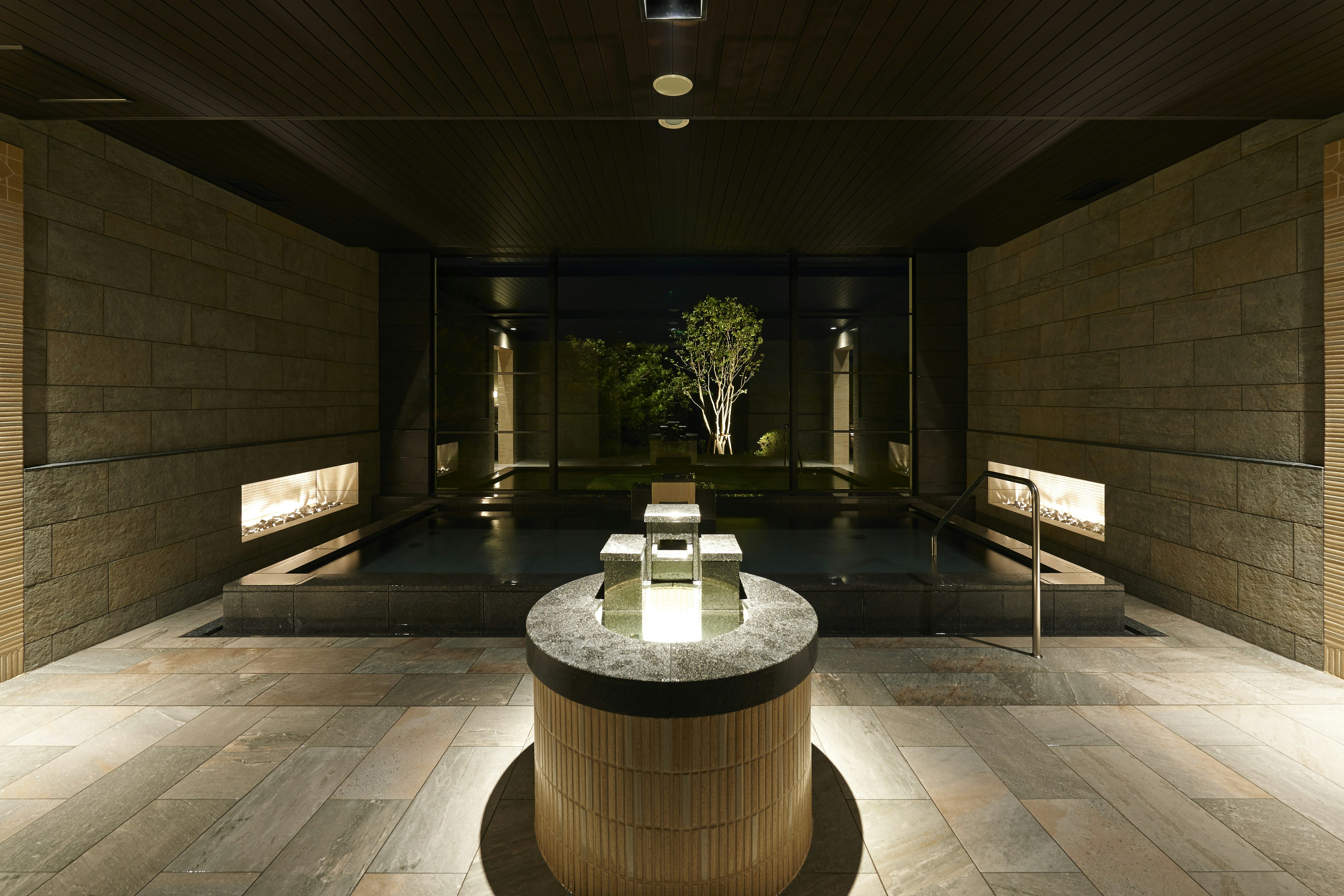 Kawana Hotel 9/50