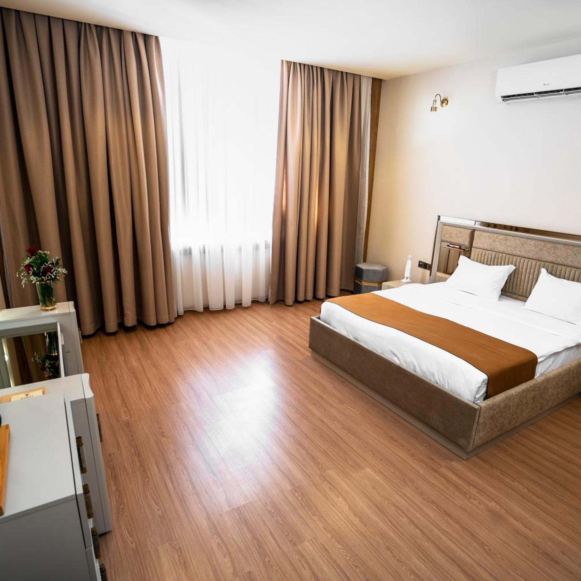 Yarmouk International Hotel 32/75