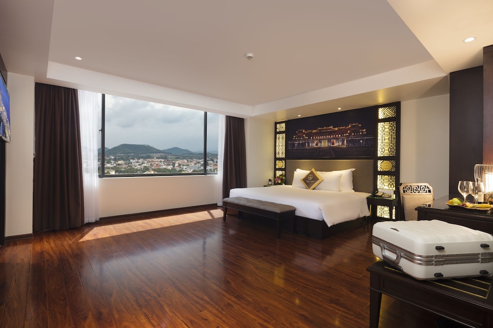 Thanh Lich Royal Boutique Hotel 23/69