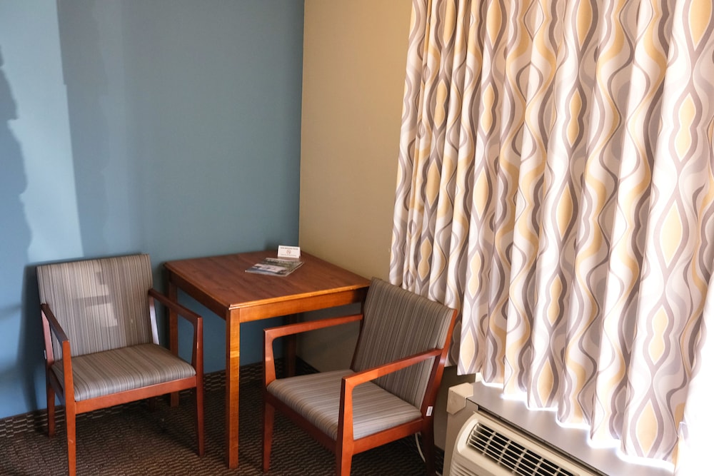 Regency Inn 35/72