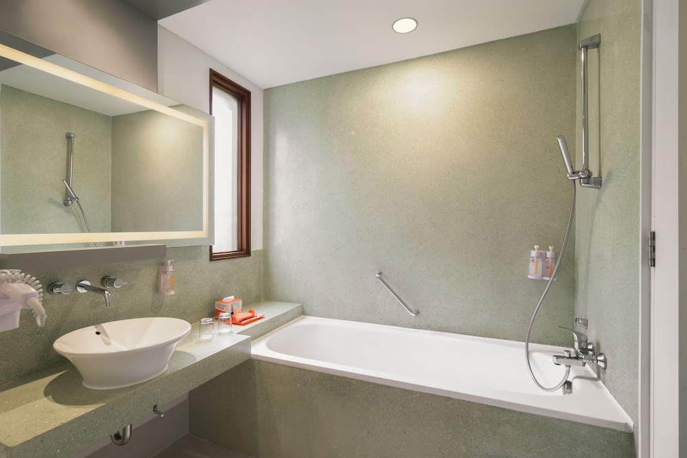 Harris, Suite, Double Bed، HARRIS Hotel Kuta Tuban 3/5
