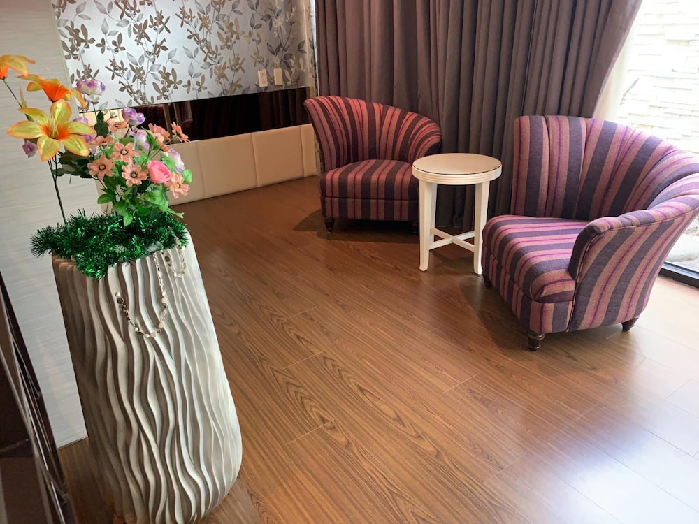 Leedon Motel 36/48