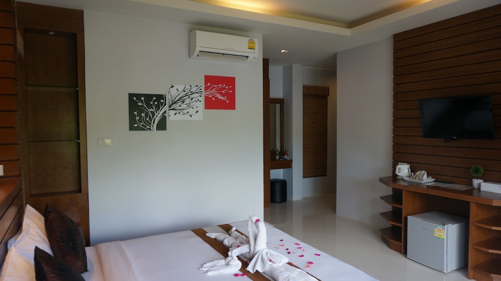 Lanta Intanin Resort 24/64