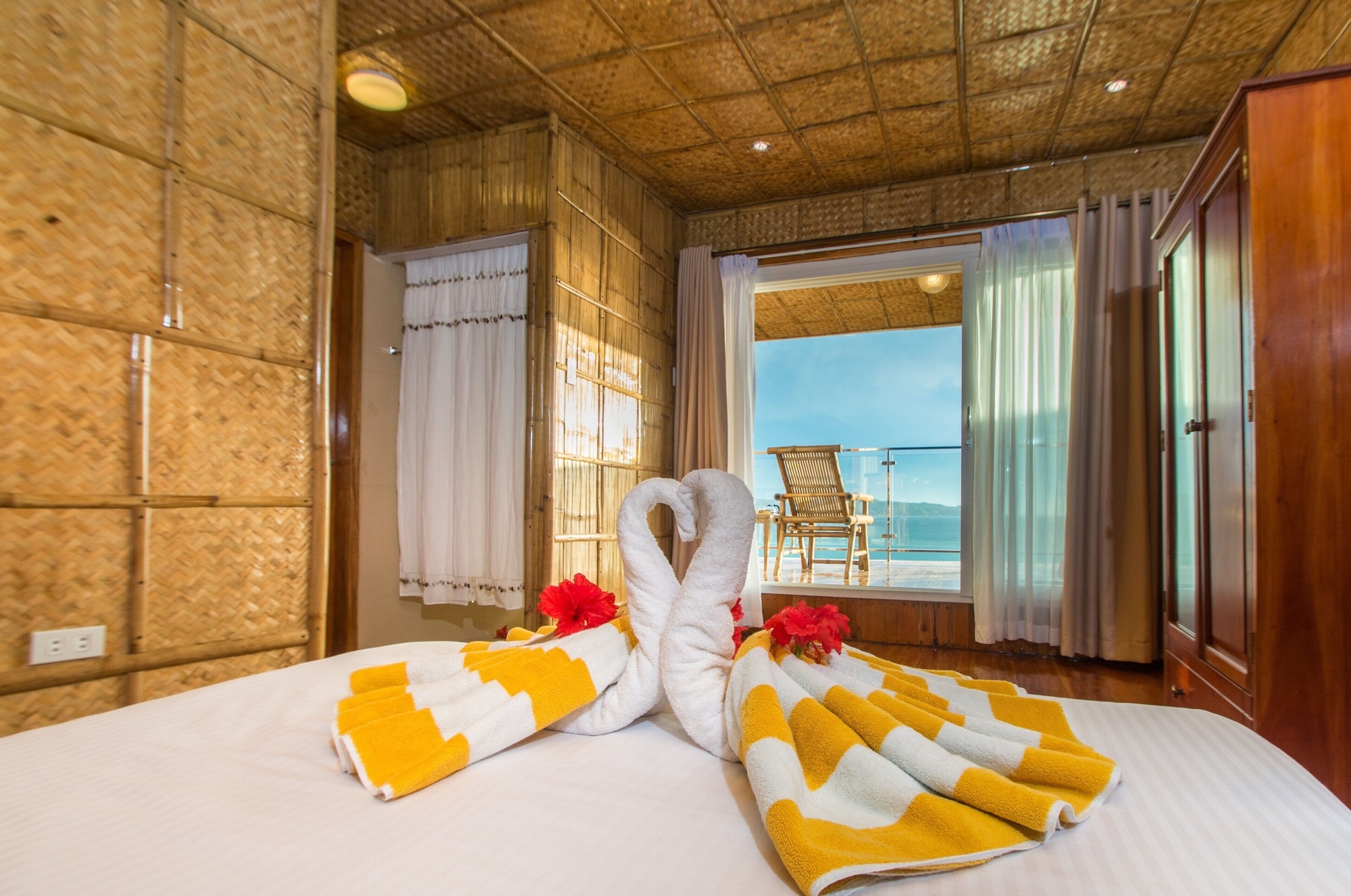 HONEYMOON, SUITE