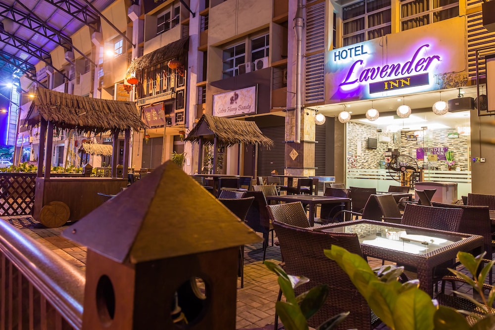 Lavender Inn Permas Jaya 51/68