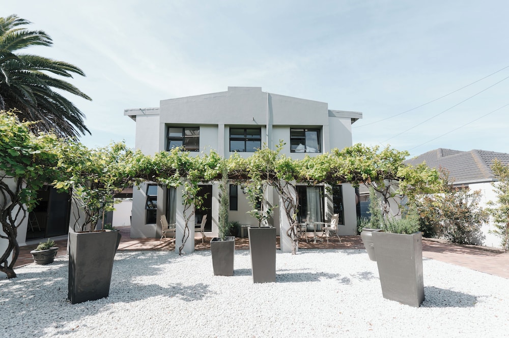 Whale Away Guest House 42/50