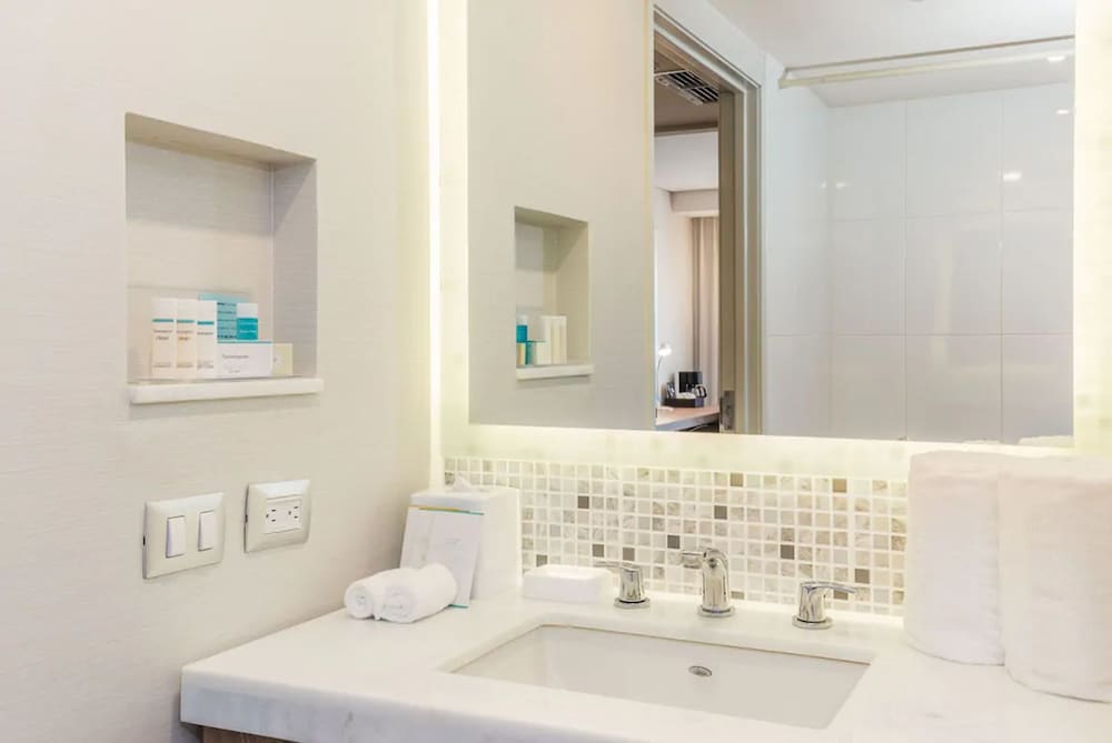 Hampton Inn by Hilton Tijuana 36/80