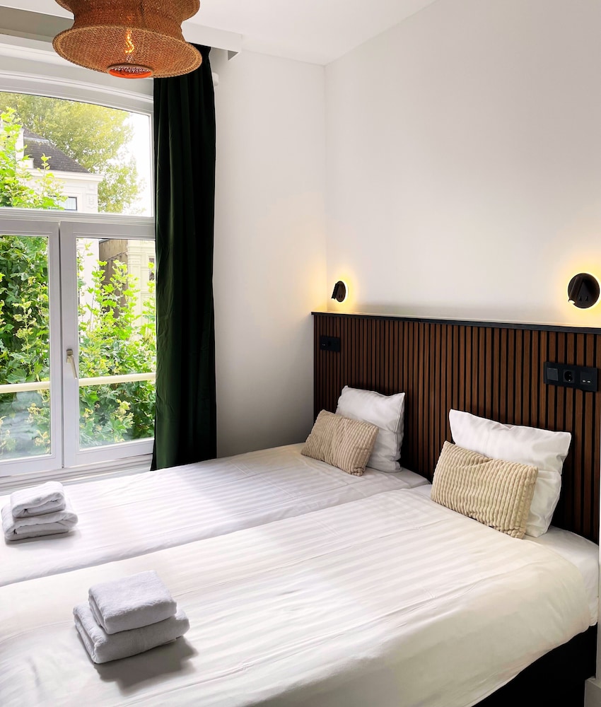 TRADITIONAL, TWIN BEDS