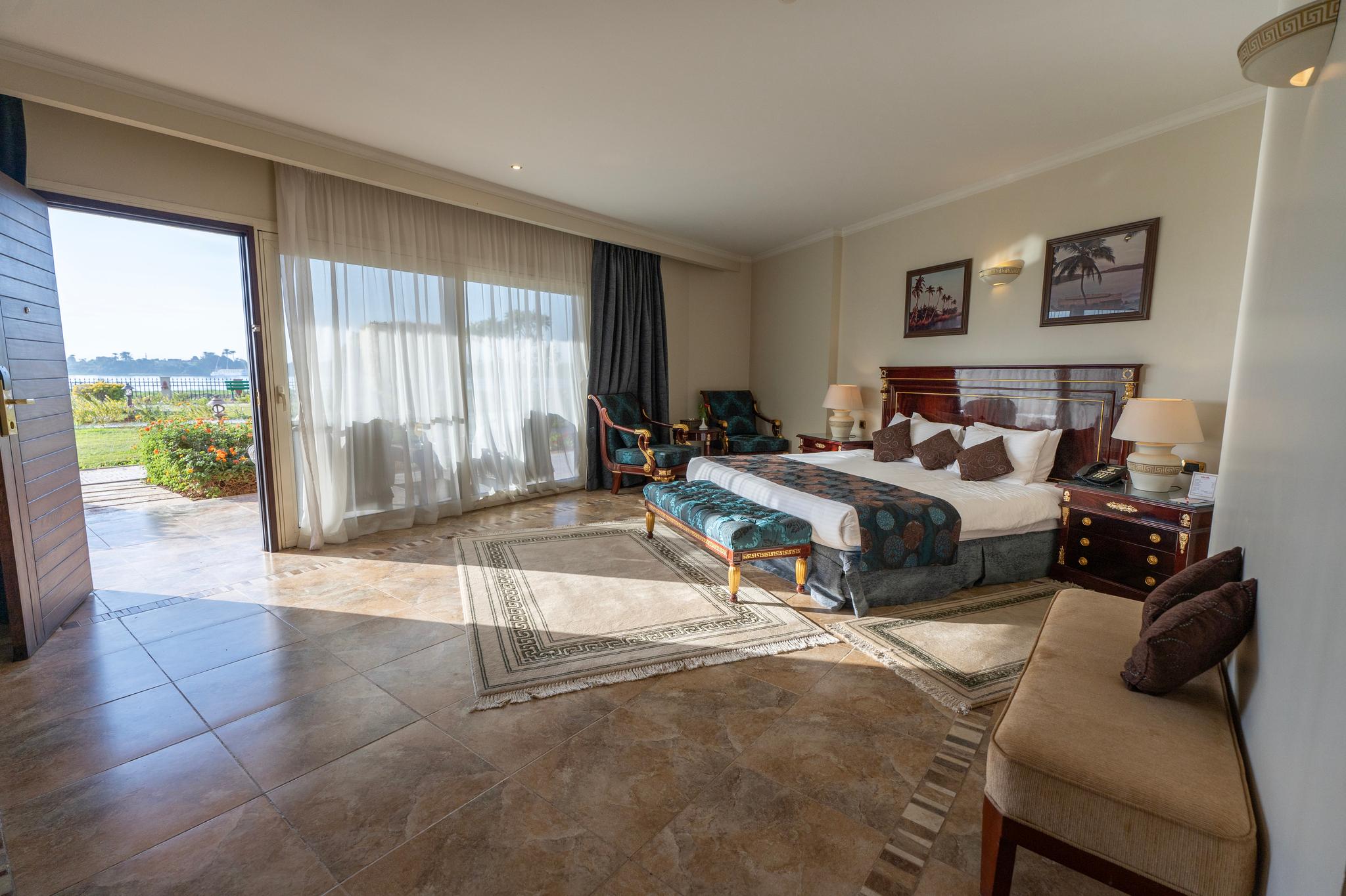 ROYAL SUITE