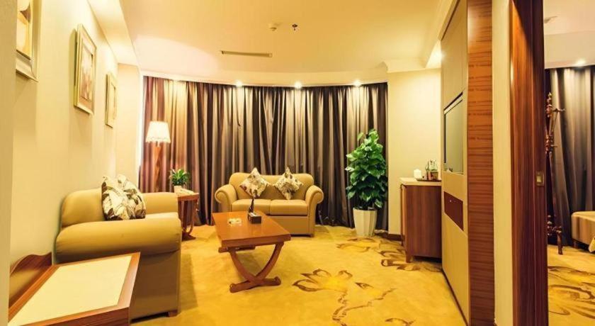 Babao Hotel 25/39