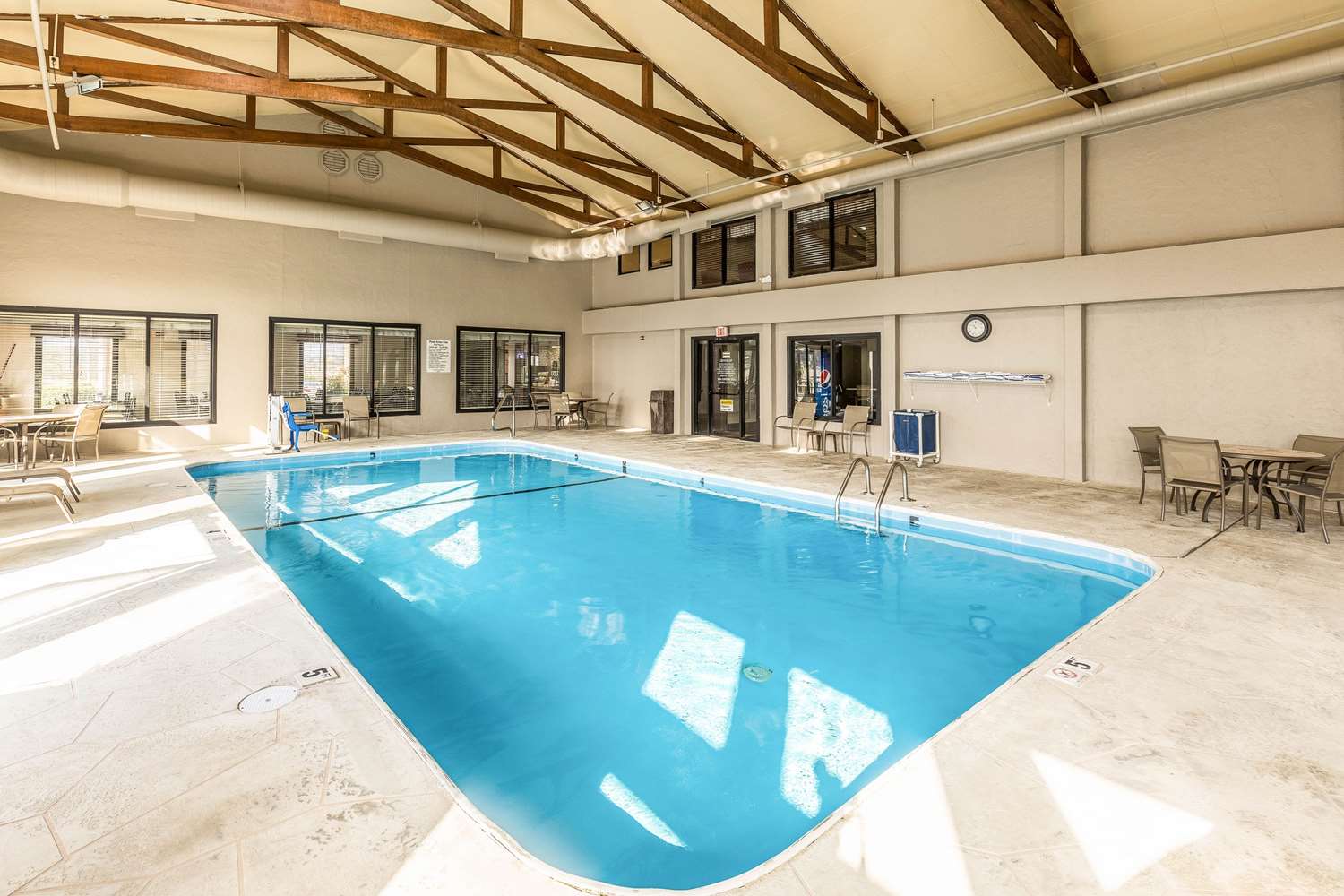 Quality Inn West Plains MO 28/42