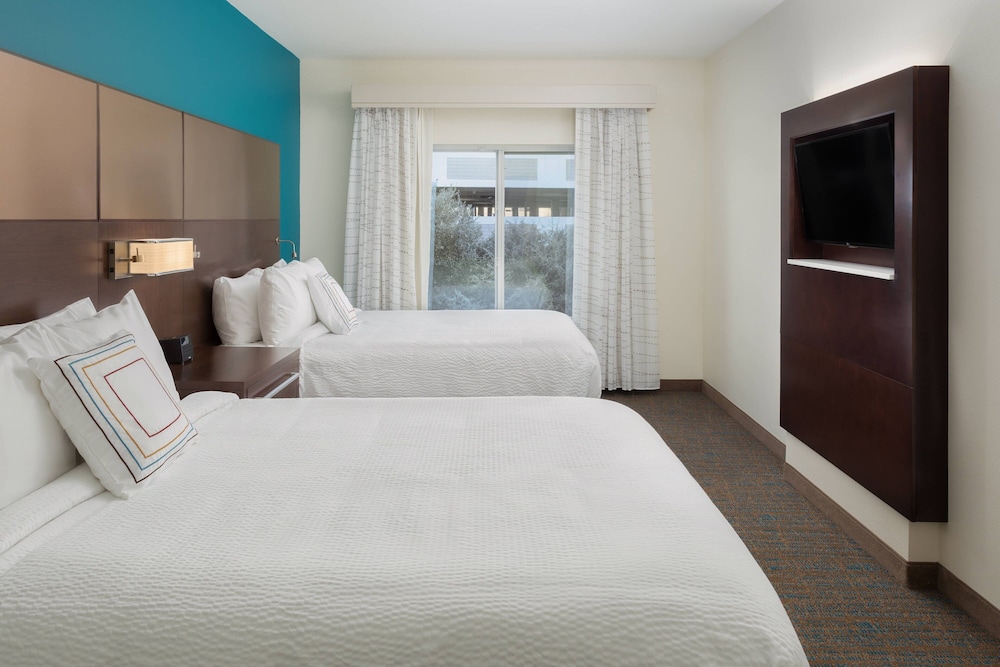 1 Bedroom, Suite, 2 Queen Beds, Sofa