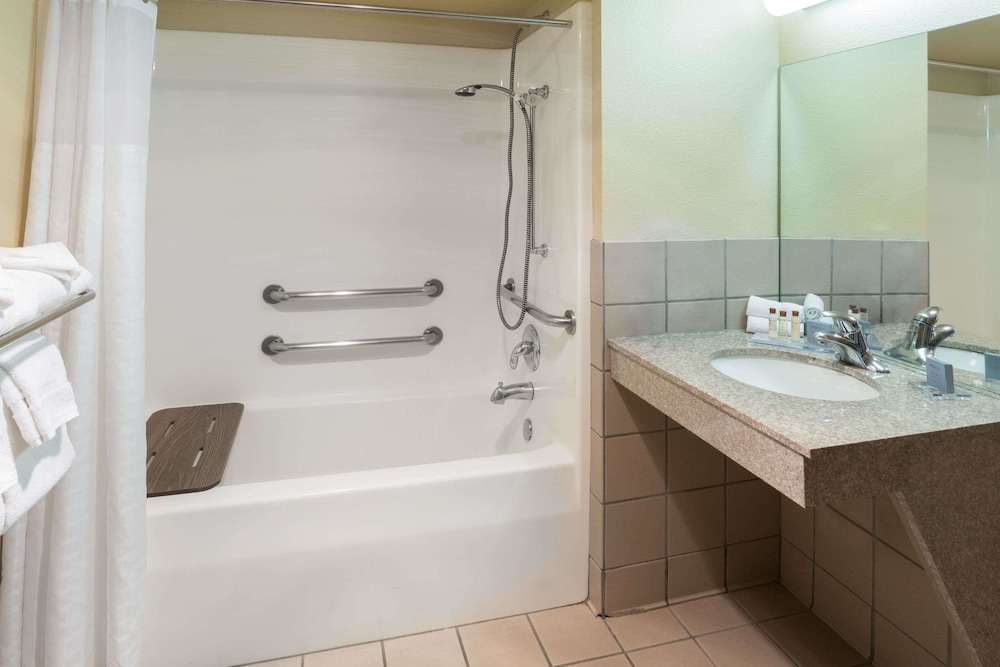 Hawthorn Suites By Wyndham Napa Valley 14/42