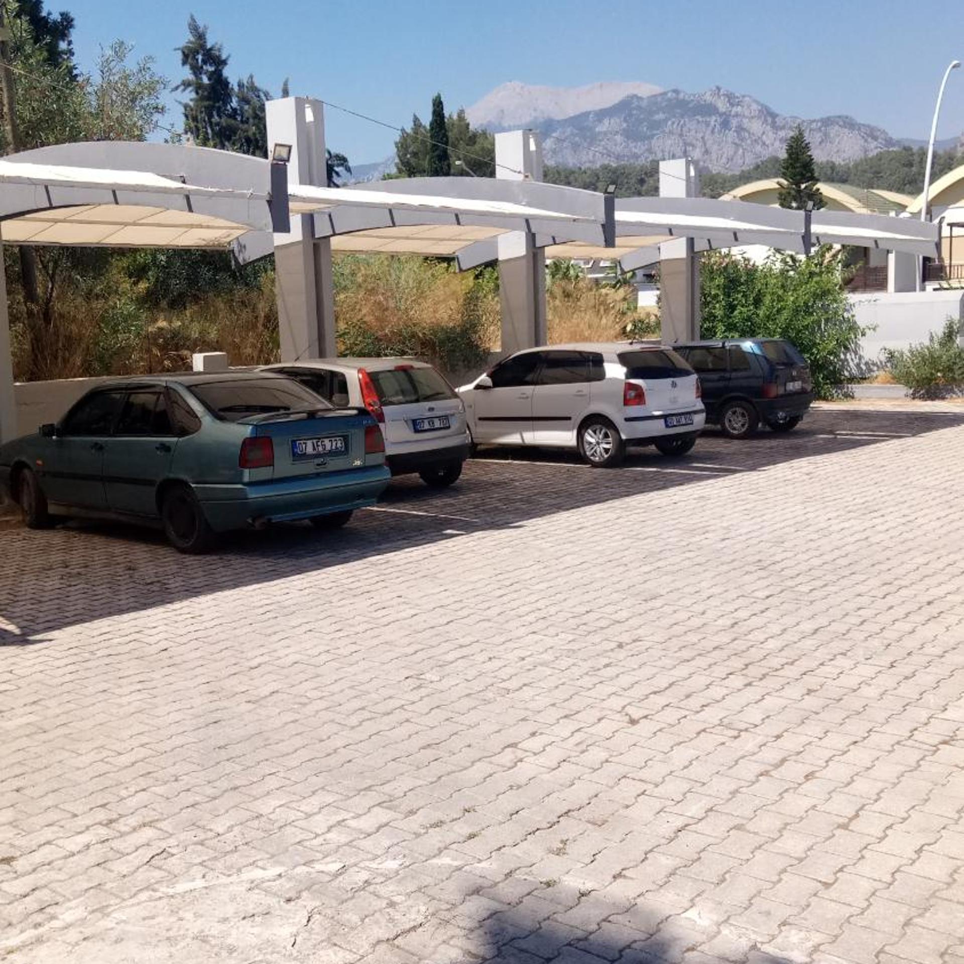 Ugur Hotel 15/35