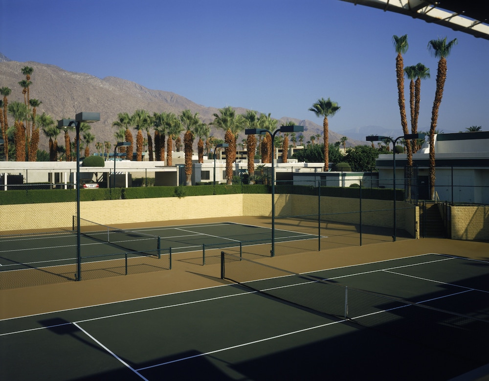 Desert Isle Of Palm Springs 22/50