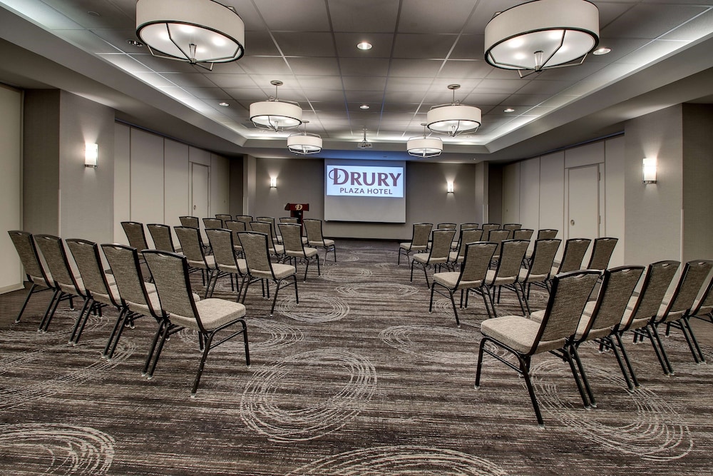 Drury Plaza Hotel San Antonio Riverwalk 34/43