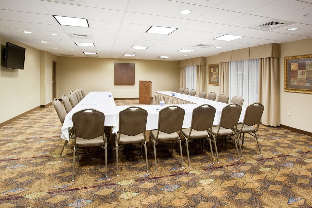 Holiday Inn Express Hotel And Suites Lander 48/50