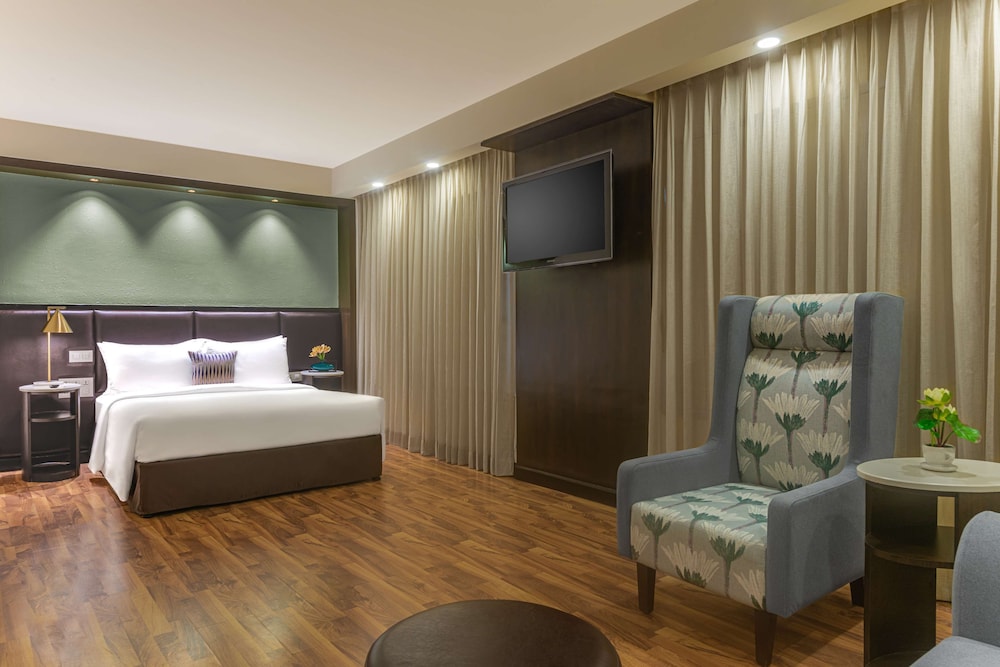Executive, Queen Bed, Hampton By Hilton Vadodara 3/5